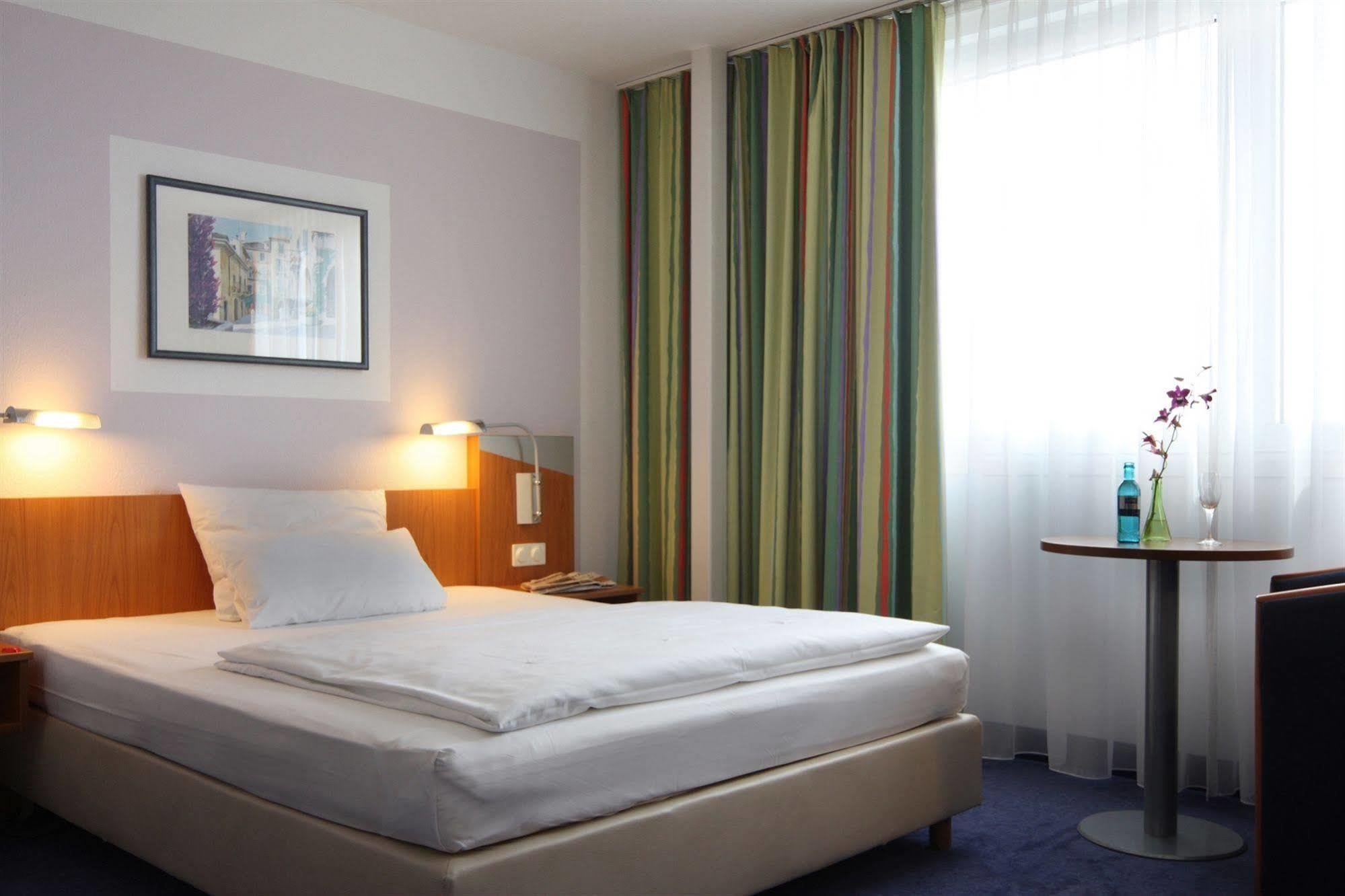 Ramada By Wyndham Hannover Messe Laatzen Εξωτερικό φωτογραφία