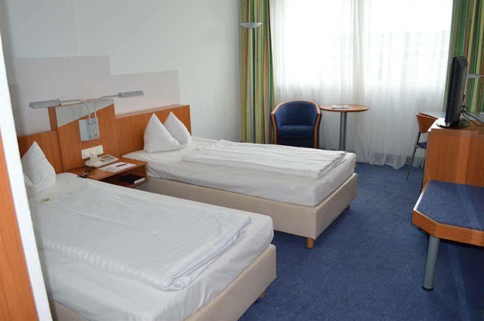 Ramada By Wyndham Hannover Messe Laatzen Εξωτερικό φωτογραφία