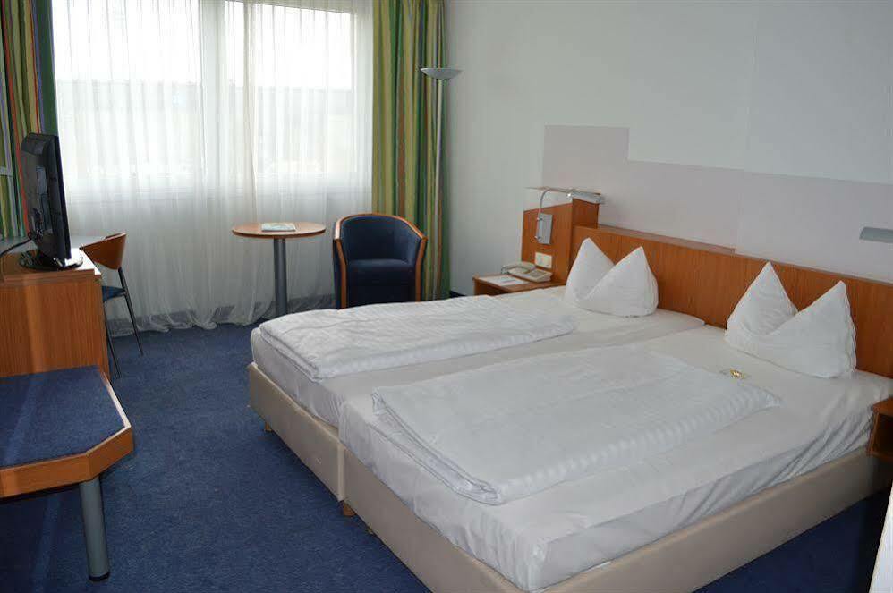 Ramada By Wyndham Hannover Messe Laatzen Εξωτερικό φωτογραφία